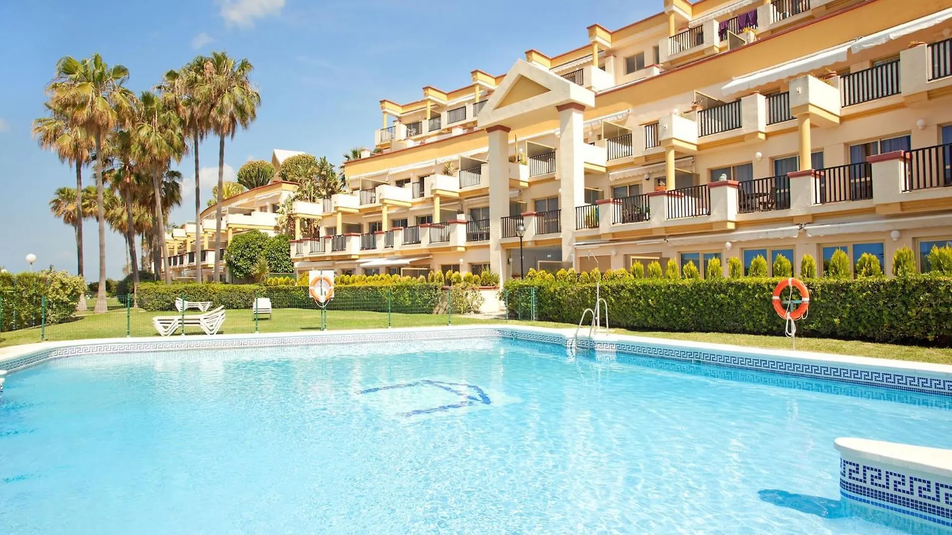 Pretty Villa With Balcony Marbella